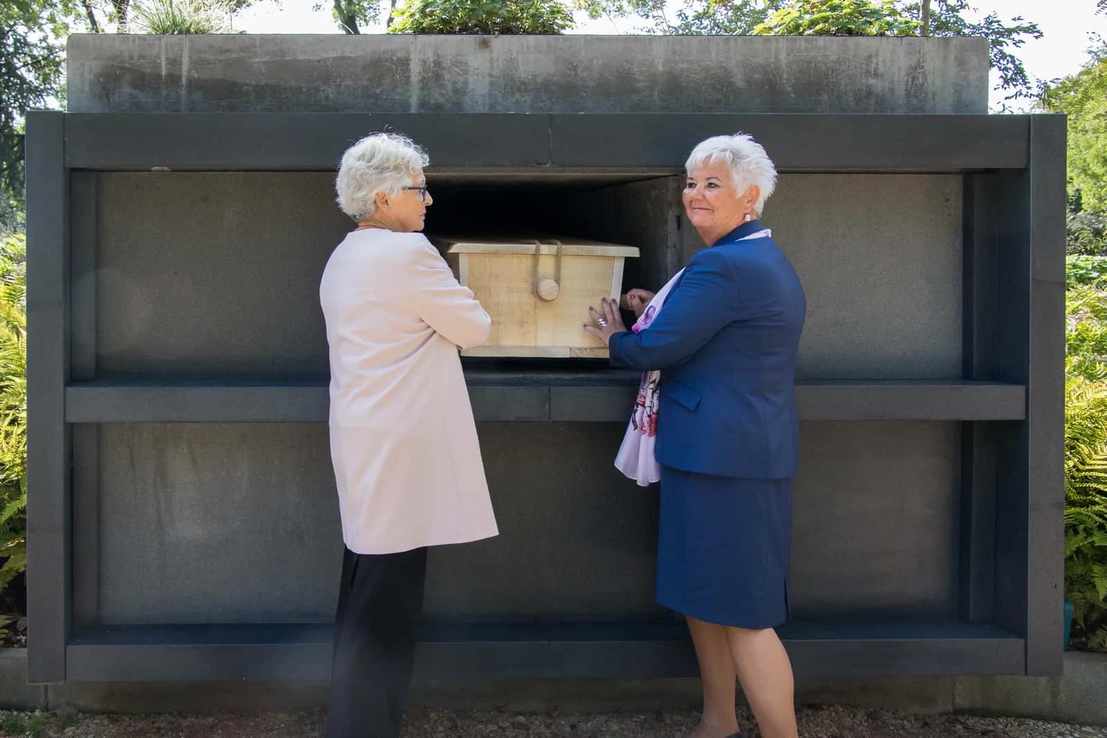 Foto bij ‘Wist u dat er op de begraafplaats Essenhof in Dordrecht wandgraven bestaan?’
